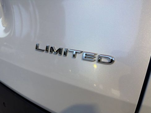 Used 2024 Toyota Grand Highlander AWD image 4