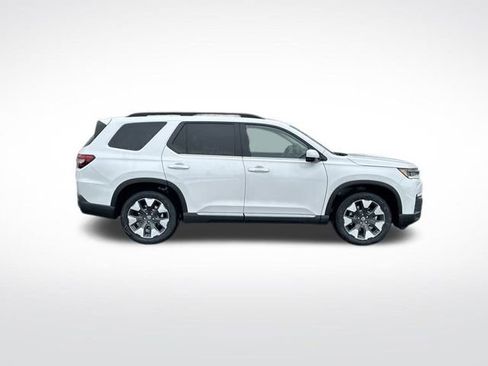 New 2026 Honda Pilot Touring image 6
