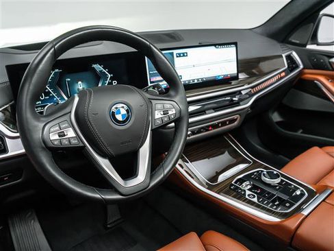 Used 2024 BMW X5 xDrive50e w/ Executive Package AWD/4WD image 17