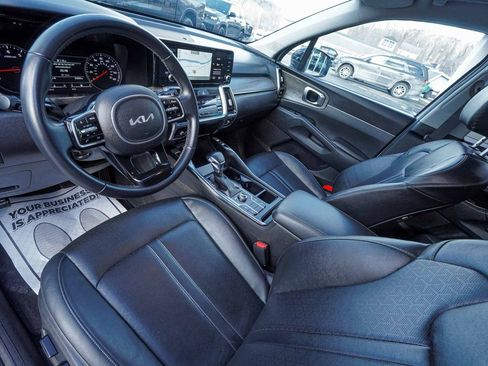 Used 2022 Kia Sorento S image 16