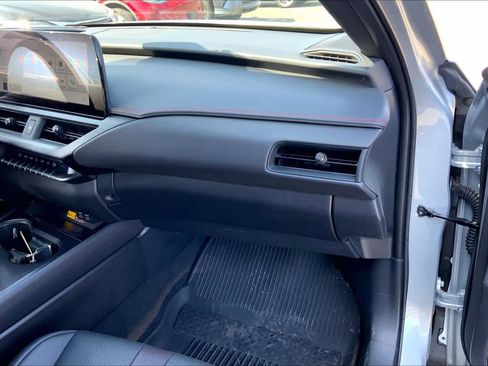 Used 2023 Lexus UX 250h F Sport image 20