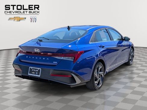 Used 2025 Hyundai Elantra Limited image 5