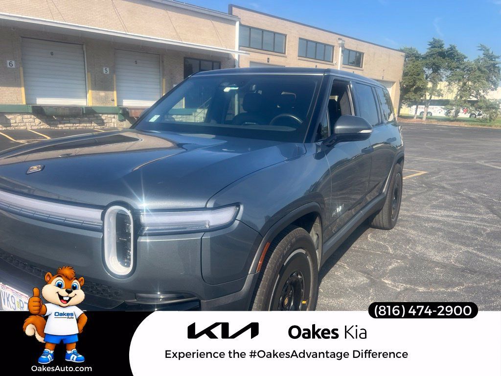 Used 2025 Rivian R1S Adventure Dual AWD/4WD image 1