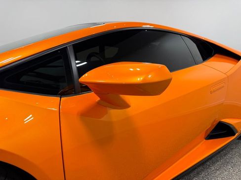Used 2021 Lamborghini Huracan EVO image 12
