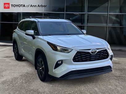 Used 2023 Toyota Highlander XLE