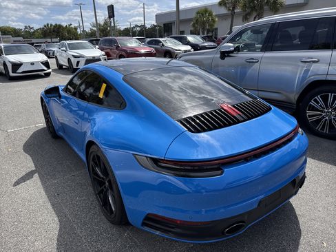 Used 2022 Porsche 911 Carrera image 3