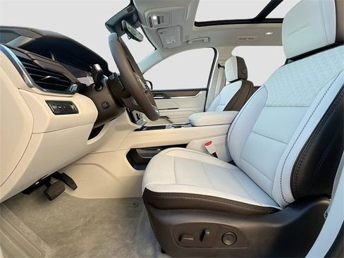 New 2026 GMC Acadia Denali w/ Super Cruise Package image 15