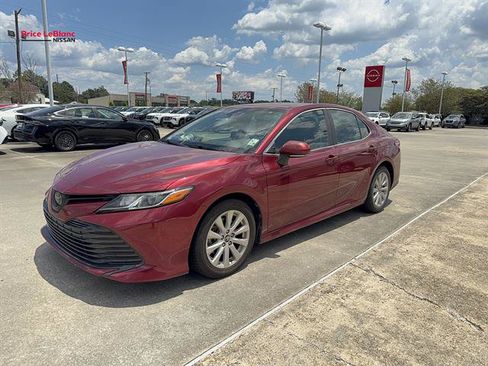 Used 2019 Toyota Camry LE w/ Convenience Package FWD image 3