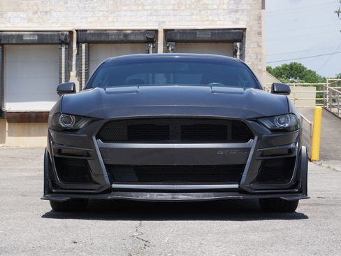 Used 2018 Ford Mustang GT Premium w/ GT Performance Package RWD image 2