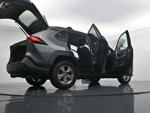 Used 2022 Toyota RAV4 XLE AWD/4WD image 29