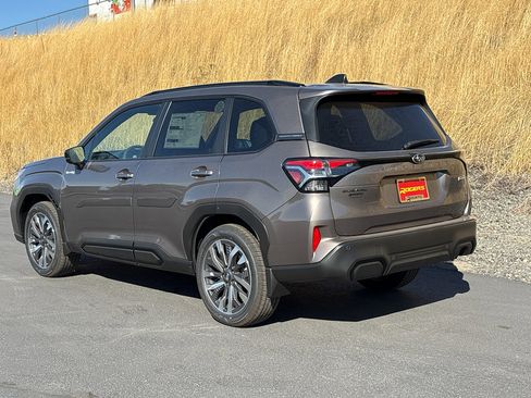 New 2025 Subaru Forester Touring image 4