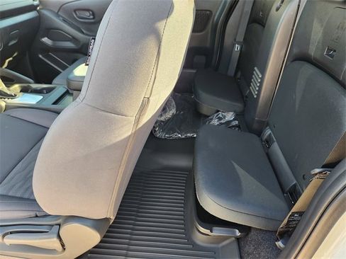 Used 2025 Nissan Frontier S image 19