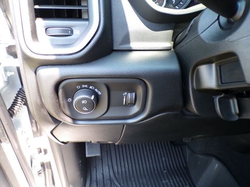 New 2026 RAM 2500 Tradesman AWD/4WD image 16