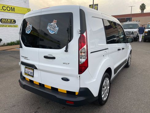 Used 2018 Ford Transit Connect XLT image 3