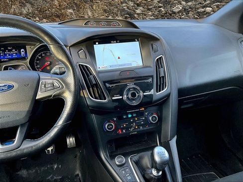 Used 2017 Ford Focus RS image 6