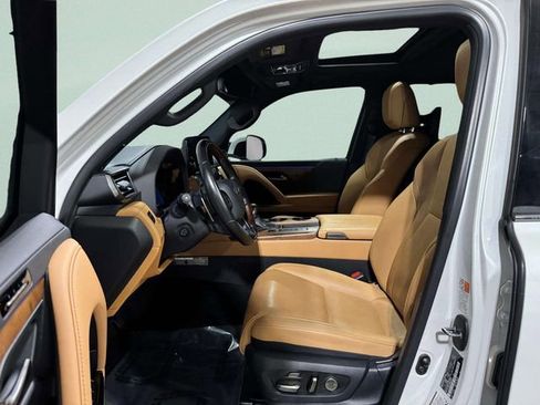 Used 2023 Lexus LX 600 4WD w/ Luxury Package image 27