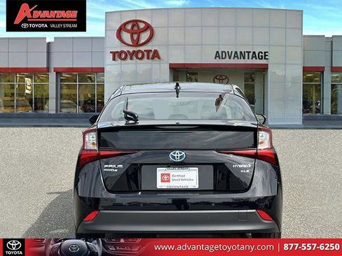 Certified 2022 Toyota Prius XLE image 8
