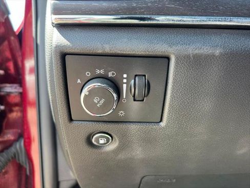 Certified 2018 Jeep Grand Cherokee Limited AWD/4WD image 10