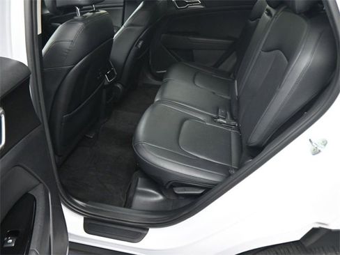 Used 2023 Kia Sportage EX image 16