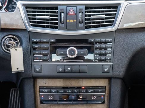 Used 2011 Mercedes-Benz E 350 4MATIC Sedan image 19