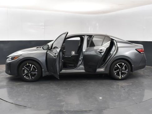 Used 2024 Nissan Sentra SV w/ Trunk Package image 33