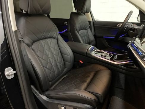 Used 2025 BMW X7 xDrive40i w/ Premium Package AWD/4WD image 93
