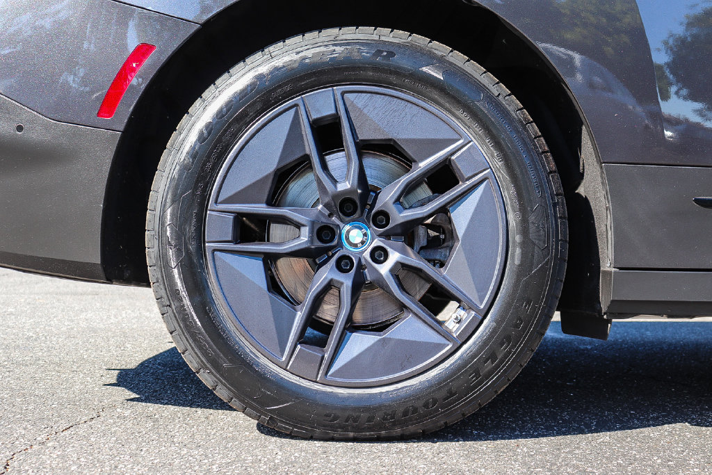 Certified 2024 BMW iX xDrive50 w/ Premium Package AWD/4WD image 8