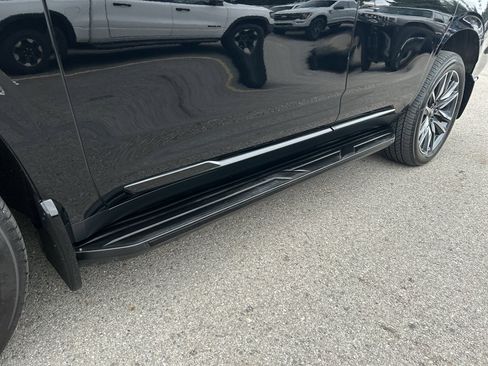 Used 2023 Cadillac Escalade Sport image 9