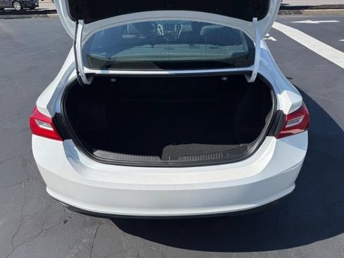 Used 2016 Chevrolet Malibu LT FWD image 5