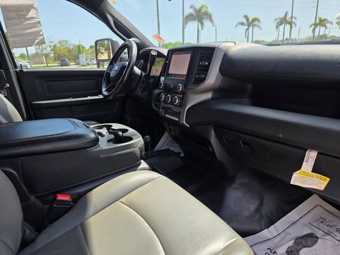 Used 2023 RAM 3500 Tradesman w/ Chrome Appearance Group image 9