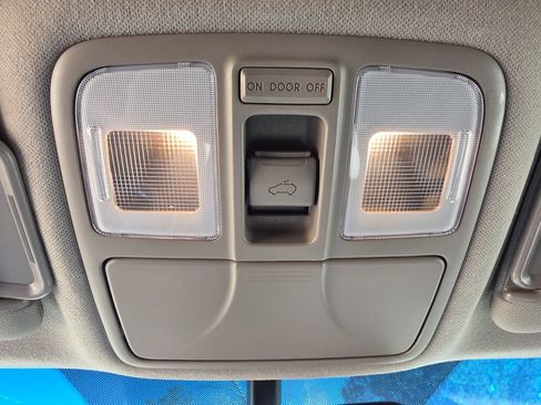 Used 2013 Hyundai Tucson Limited w/ Premium Pkg FWD image 32