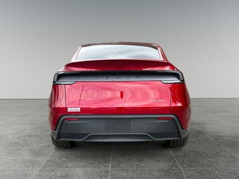 Used 2026 Tesla Model Y Long Range AWD/4WD image 4