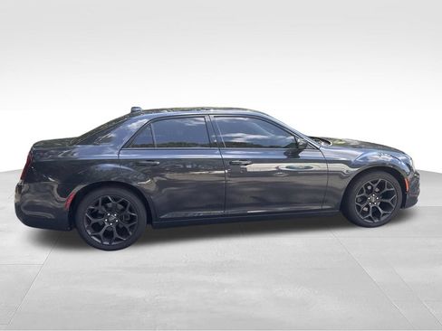 Used 2019 Chrysler 300 Touring w/ Sport Appearance Package RWD image 5