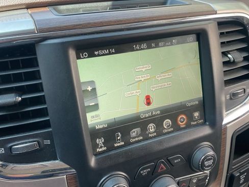 Used 2017 RAM 1500 Laramie w/ Convenience Group AWD/4WD image 11