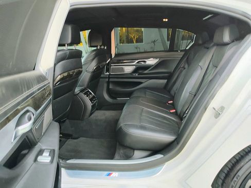 Used 2018 BMW 740i image 12