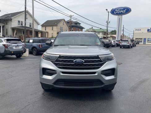 Used 2021 Ford Explorer XLT AWD/4WD image 3