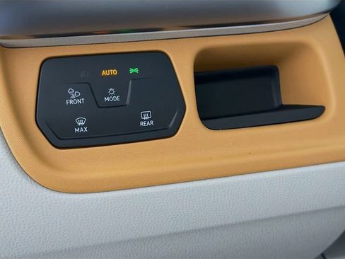 New 2025 Volkswagen ID. Buzz 1st Edition image 10