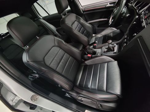 Used 2019 Volkswagen GTI SE w/ SE Experience Package image 11