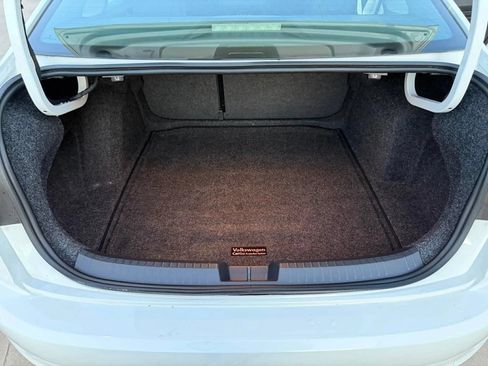 Used 2019 Volkswagen Jetta SE FWD image 12