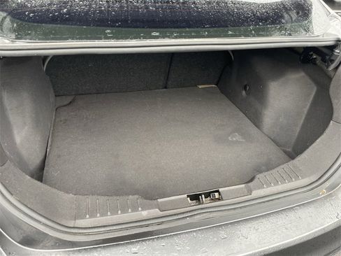 Used 2018 Ford Focus SE w/ SE Appearance Package image 34