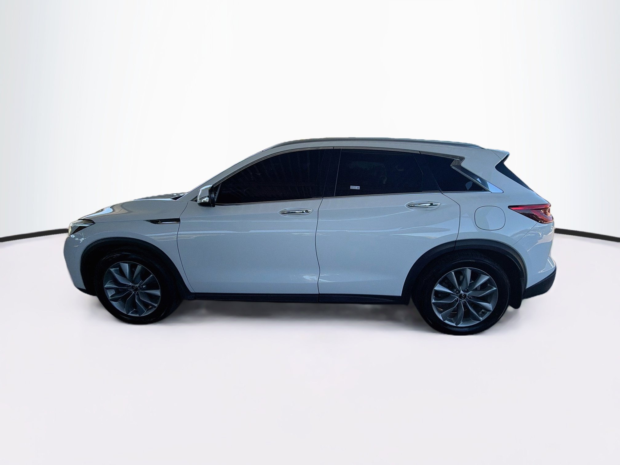 Used 2019 INFINITI QX50 Luxe w/ Navigation Package AWD/4WD image 4