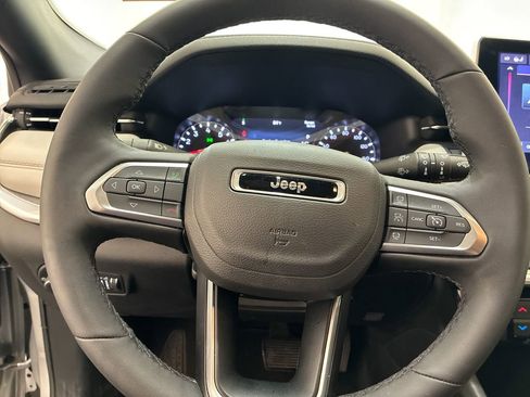 Used 2025 Jeep Compass Limited AWD/4WD image 14