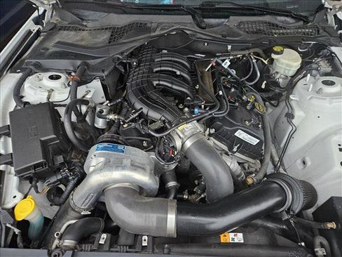 Used 2015 Ford Mustang Coupe RWD image 30