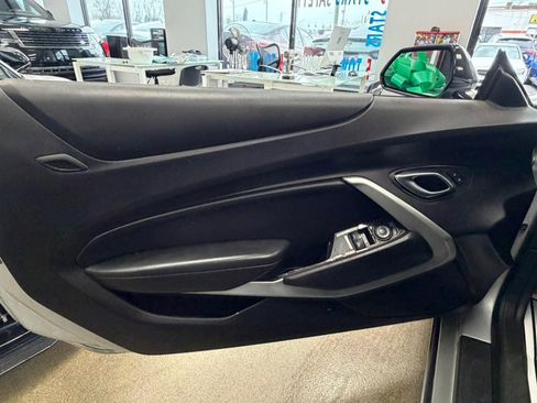 Used 2018 Chevrolet Camaro SS image 24