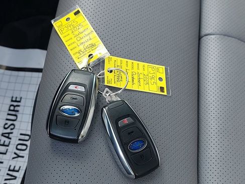 Used 2025 Subaru Outback Limited image 37