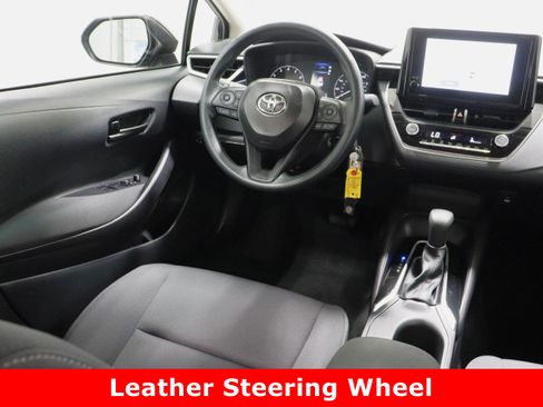 Used 2025 Toyota Corolla LE image 27