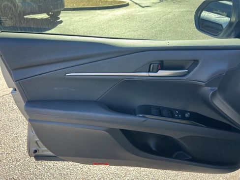 Certified 2025 Toyota Camry SE image 11