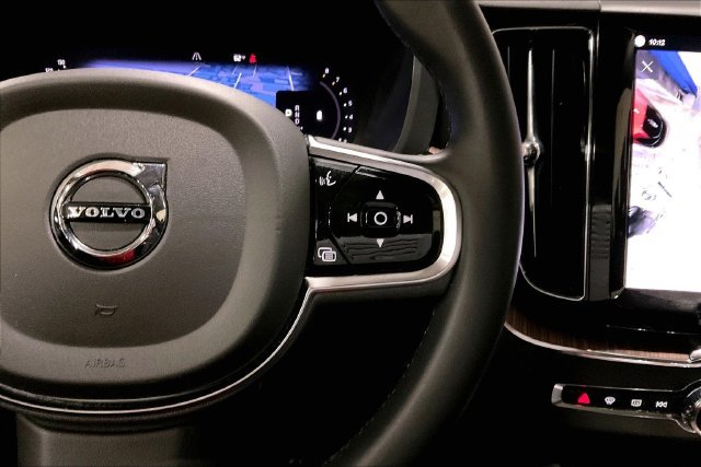 Certified 2024 Volvo XC60 B5 Plus w/ Protection Package Premier AWD/4WD image 22
