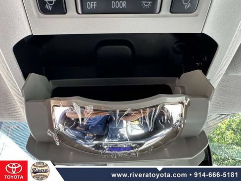 Used 2023 Toyota Highlander XLE AWD/4WD image 39