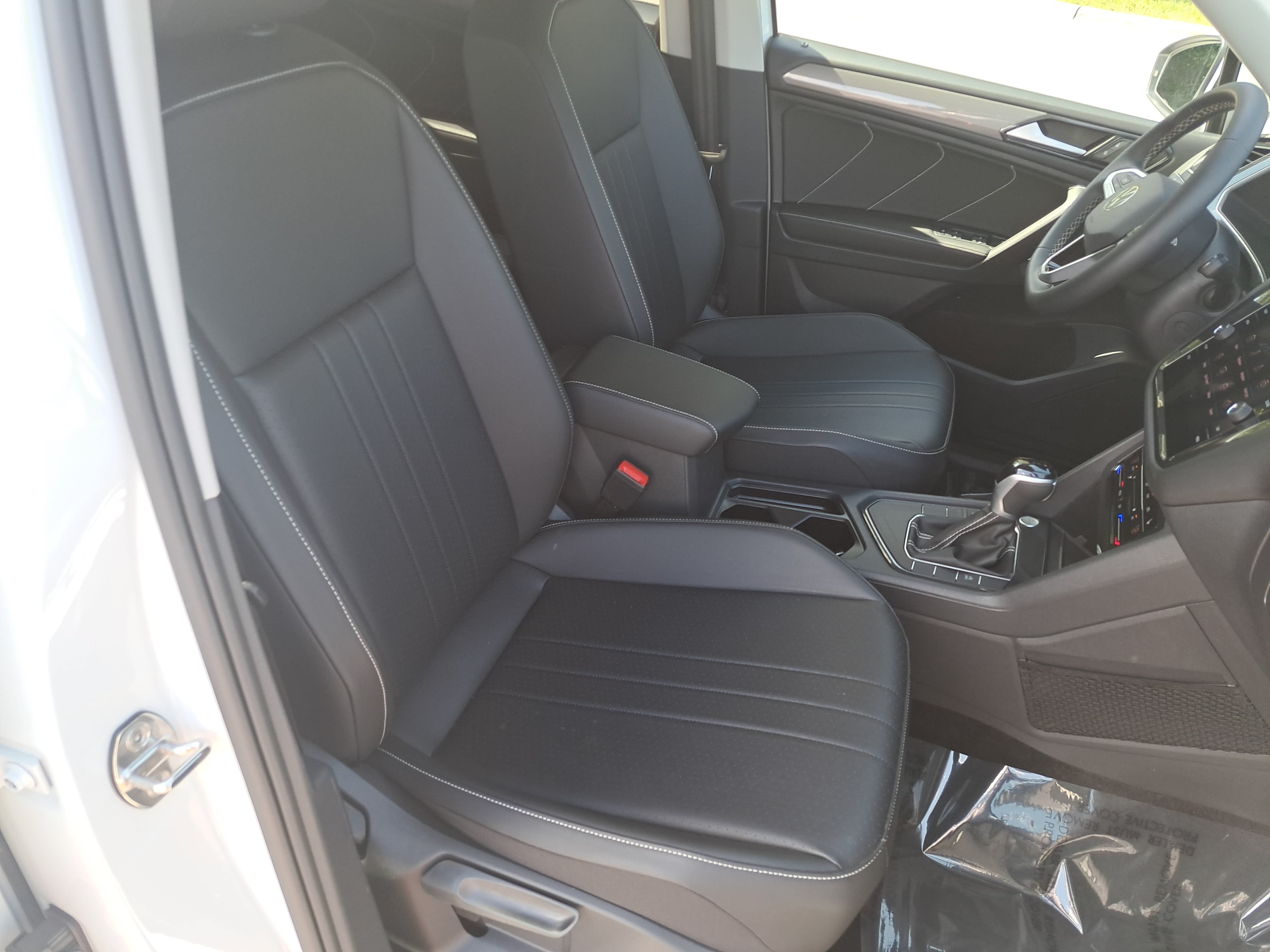 Certified 2023 Volkswagen Tiguan SE FWD image 10